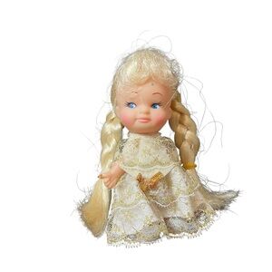 Vintage 1977 Pee Wee Pocket Doll Uneeda